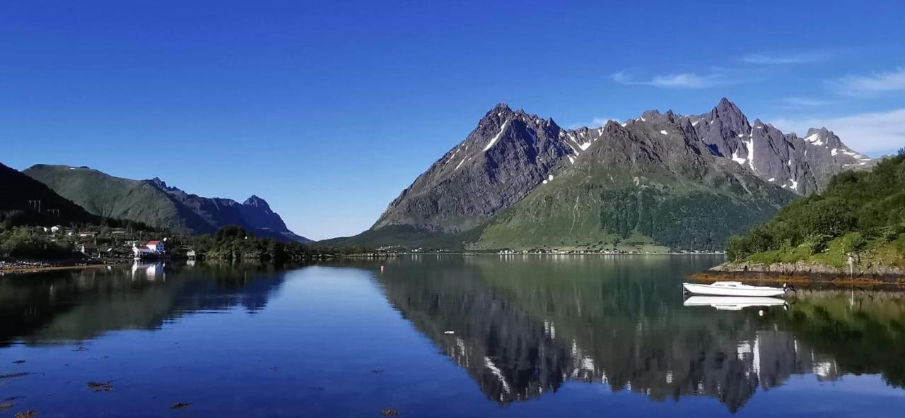 Unique And Charming House At The Foot Of Lofoten'S Highest Mountain Свольвер Экстерьер фото
