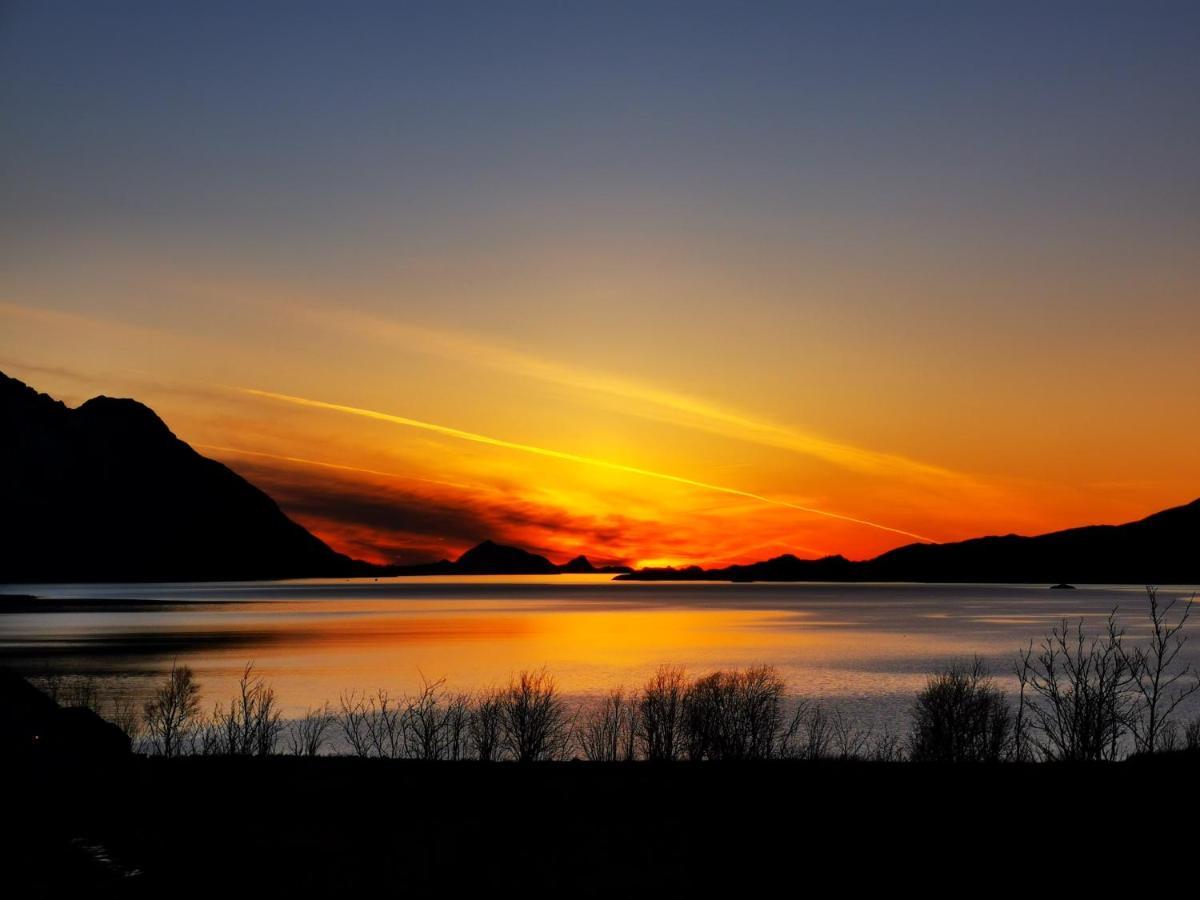 Unique And Charming House At The Foot Of Lofoten'S Highest Mountain Свольвер Экстерьер фото