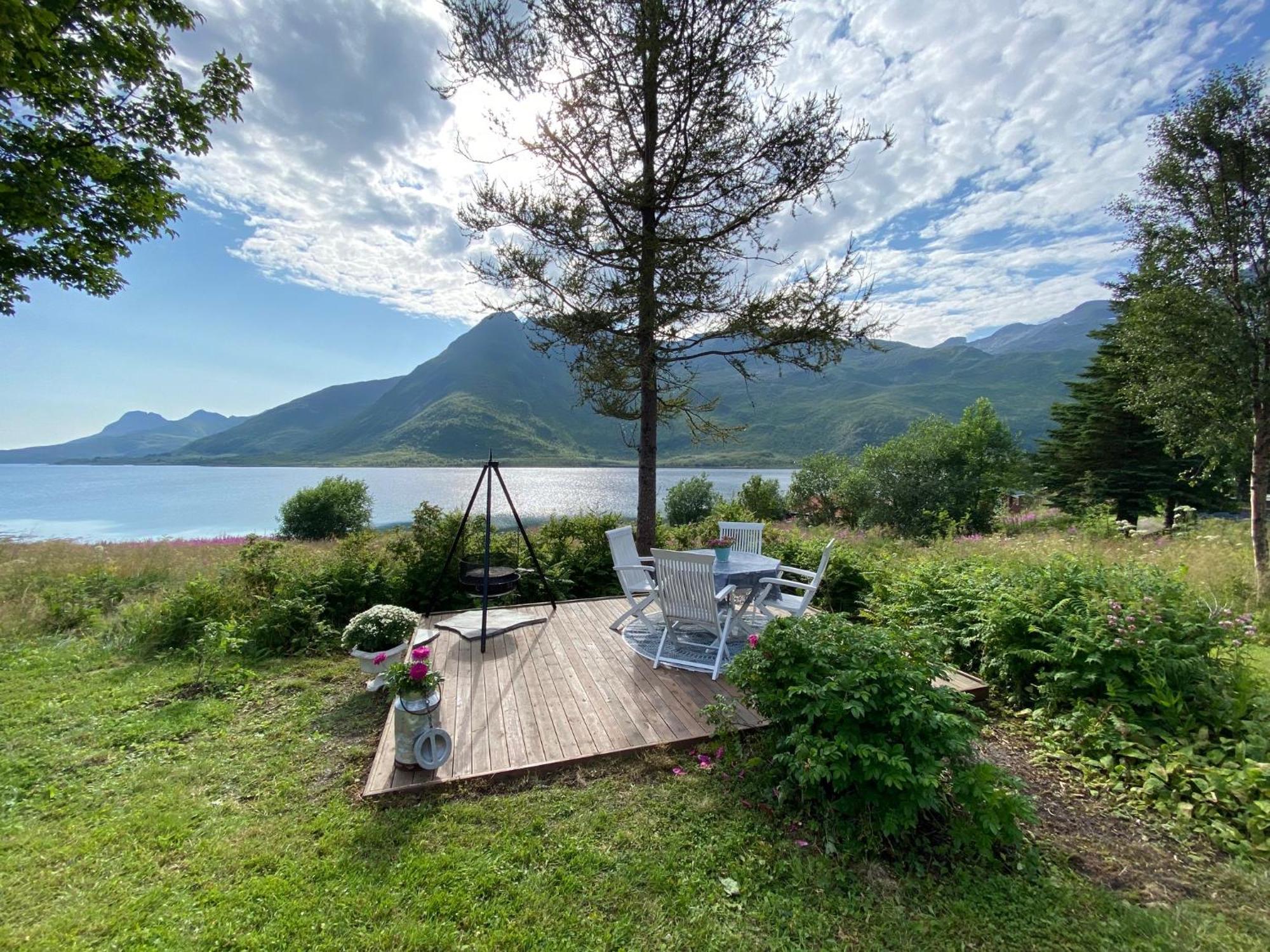 Unique And Charming House At The Foot Of Lofoten'S Highest Mountain Свольвер Экстерьер фото